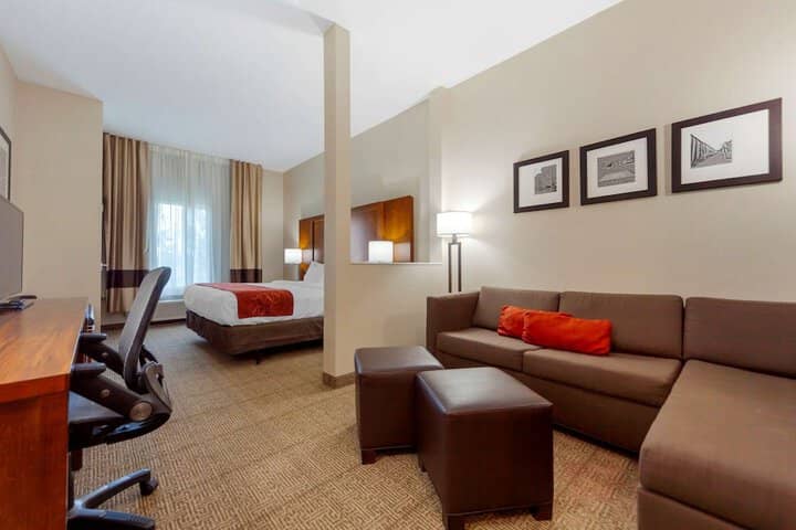 Room 5 of 40