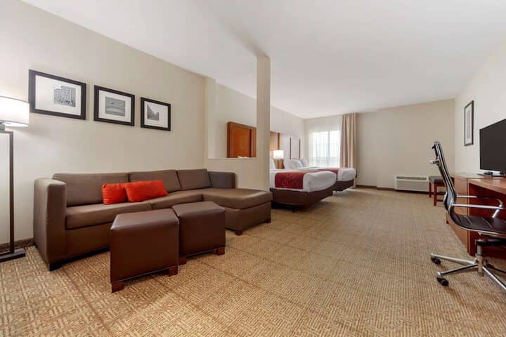 Room 9 of 40