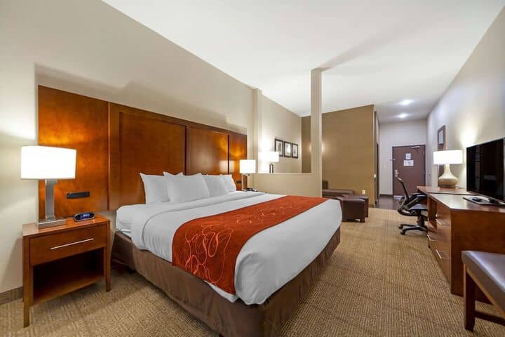 Room 16 of 40